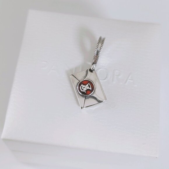 Pandora Harry Potter, Hogwarts Acceptance Letter Dangle Charm - Picture 6 of 6